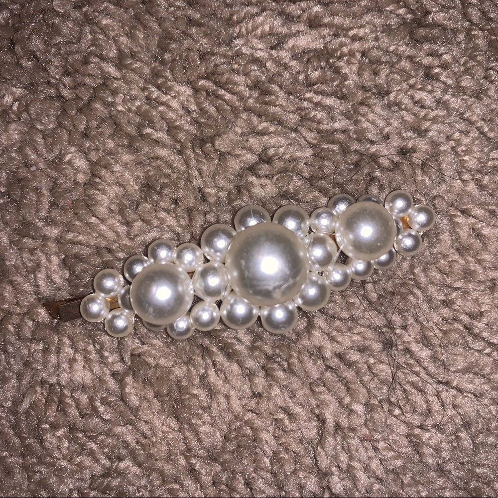 Faux Pearl Hair Clip
